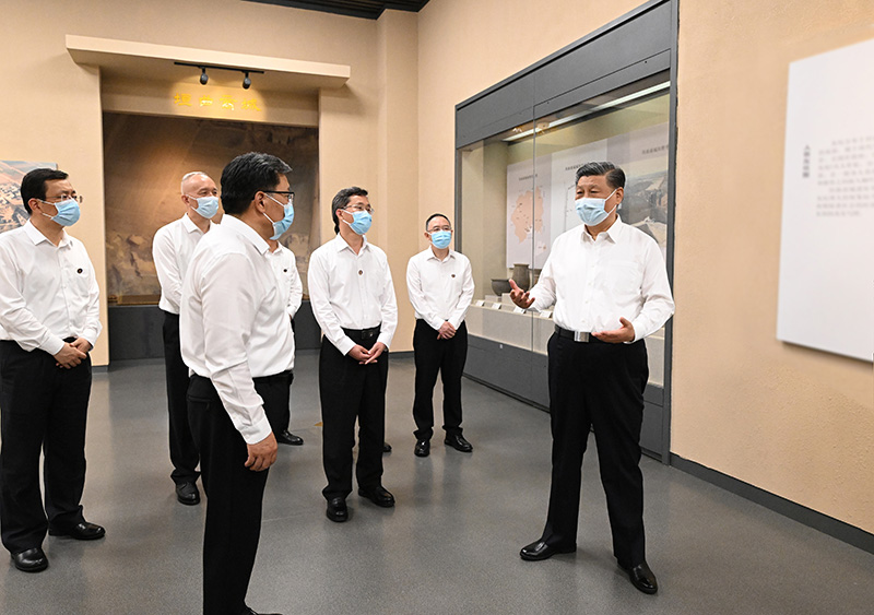 5月16日下午，中共中央总书记、国度主席、中央军委主席习近平在前往陕西西安主持中国－中亚峰会途中，在山西运城博物馆调查。